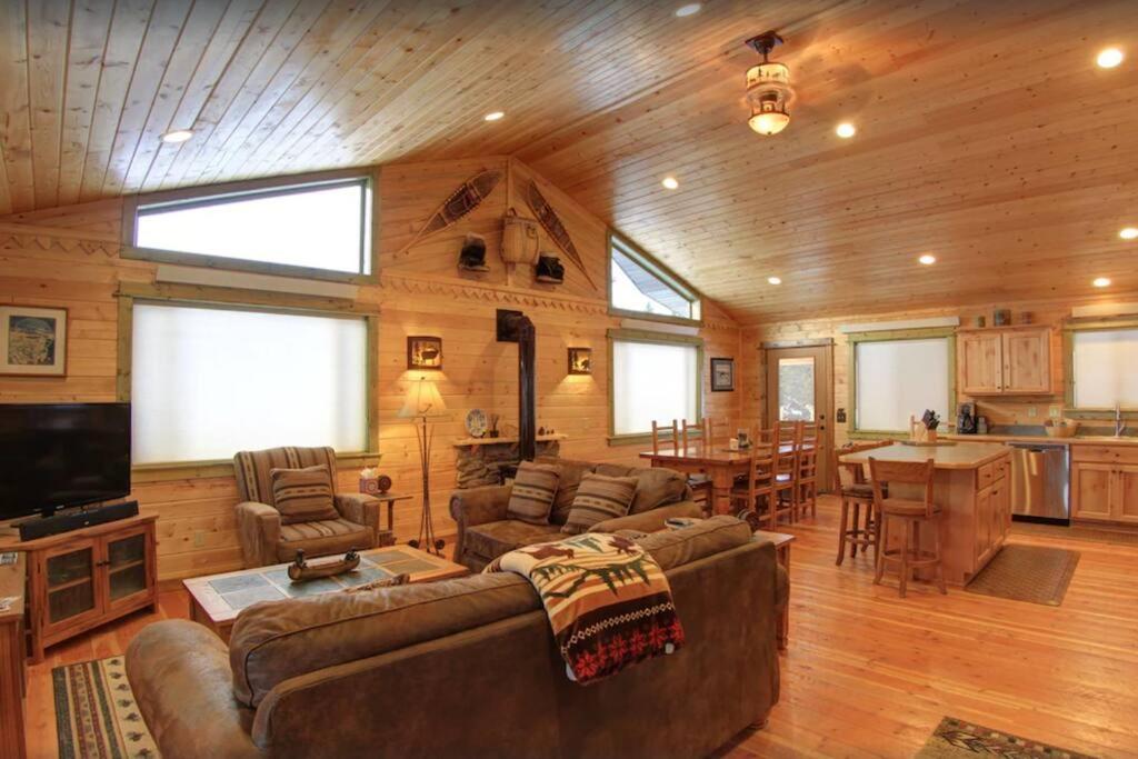 Fox Den Lodge West Yellowstone Ngoại thất bức ảnh