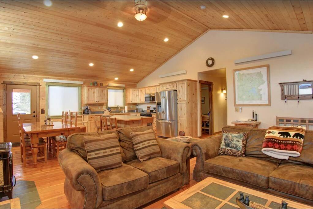 Fox Den Lodge West Yellowstone Ngoại thất bức ảnh