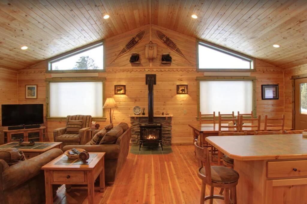 Fox Den Lodge West Yellowstone Ngoại thất bức ảnh