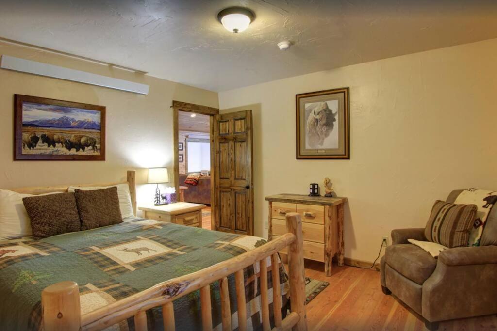 Fox Den Lodge West Yellowstone Ngoại thất bức ảnh