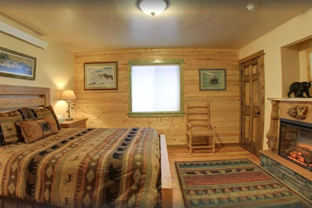 Fox Den Lodge West Yellowstone Ngoại thất bức ảnh