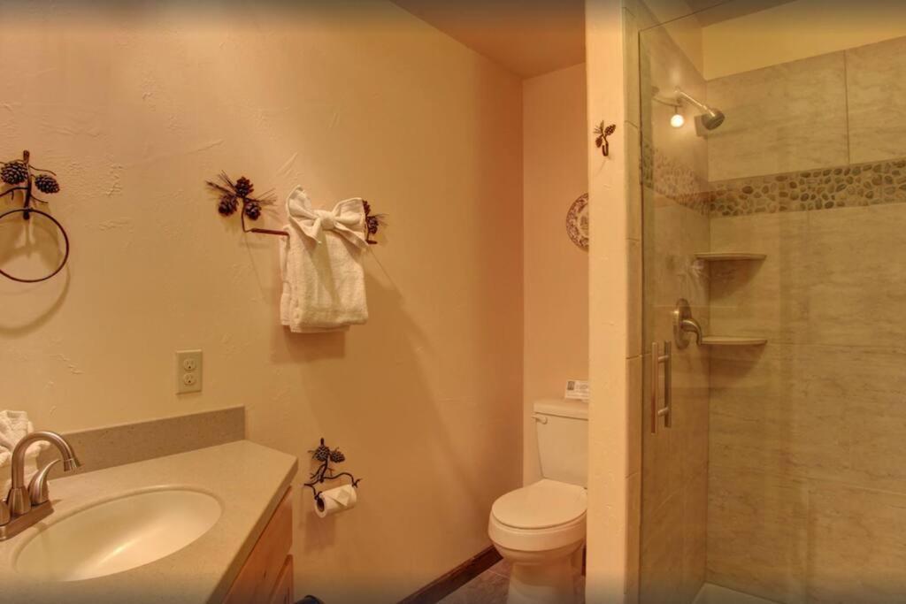 Fox Den Lodge West Yellowstone Ngoại thất bức ảnh